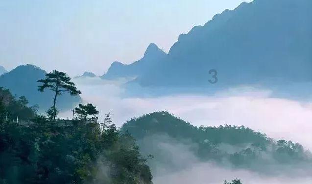 孩子犯错误了，母亲生气了又踢又打。还扬言说打死你，之后又说赶出去，请问这样子有教育意义？游戏画面