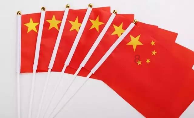 广州多地气温跌破0℃：动物园马来西亚猩猩冷到披上毯子