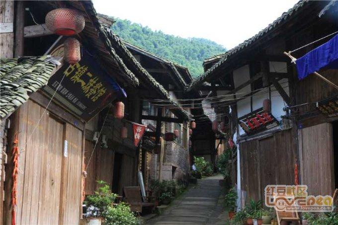 美媒：空中掉门波音客机或出厂时就缺螺栓